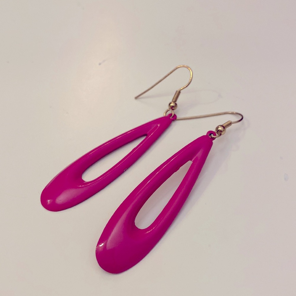 Pink groovy earrings
